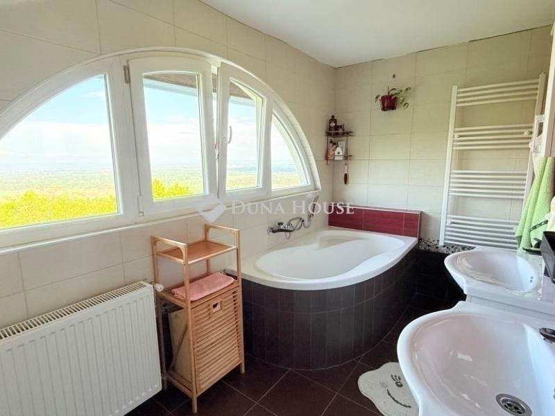 Eladó családi ház Szentendre