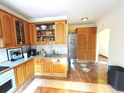 Eladó családi ház Budapest