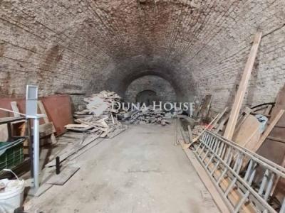 Eladó családi ház Budapest