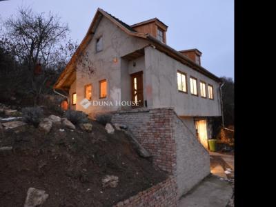 Eladó családi ház Budapest