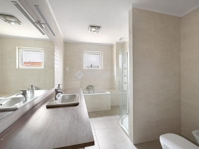 Eladó családi ház Budapest