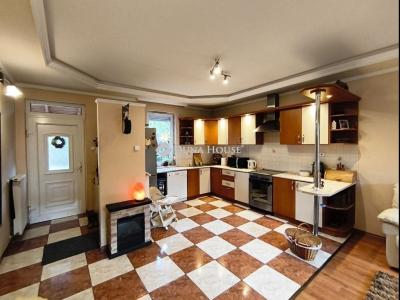 Eladó családi ház Dunakeszi