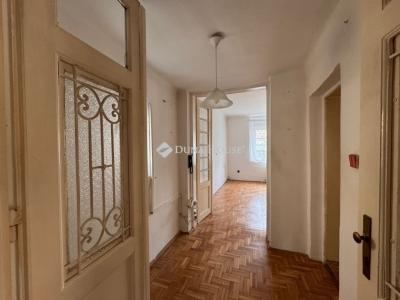 Eladó családi ház Budapest