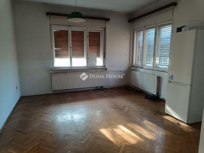 Eladó családi ház Budapest