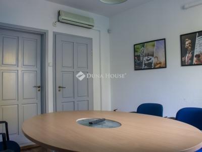 Eladó családi ház Budapest