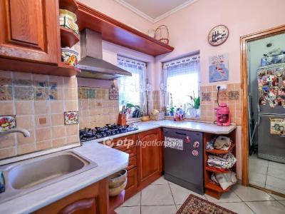 Eladó családi ház Érd