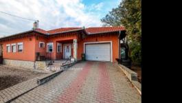 Eladó családi ház Érd