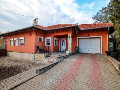 Eladó családi ház Érd