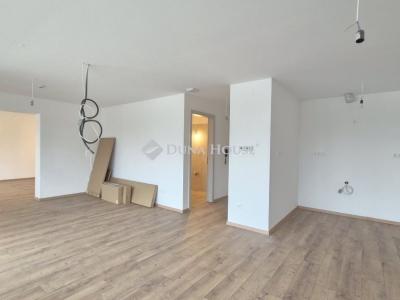 Eladó lakás Ballószög