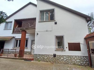 Eladó családi ház Eger