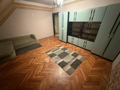 Eladó lakás Tiszakécske