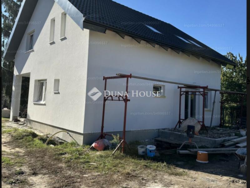 Eladó lakás Bicske