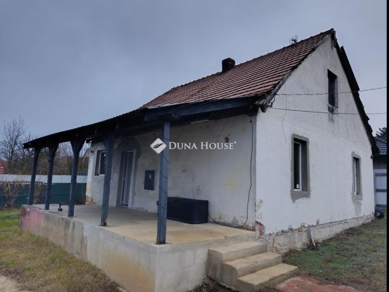 Eladó családi ház Isaszeg