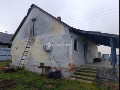 Eladó családi ház Isaszeg
