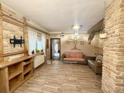 Eladó családi ház Isaszeg