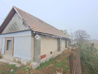 Eladó családi ház Pánd