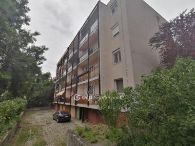 Eladó lakás Debrecen