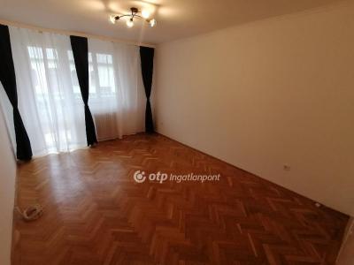 Eladó lakás Debrecen