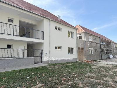 Eladó lakás Siklós