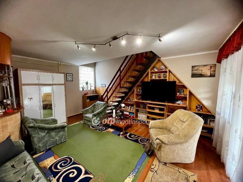 Eladó családi ház Füzesabony