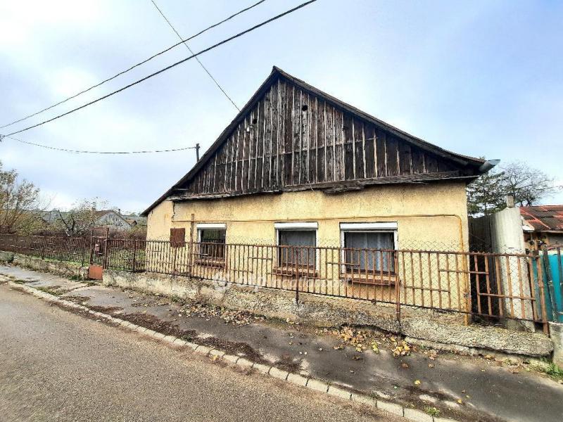 Eladó családi ház Szolnok