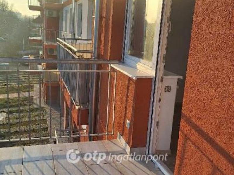 Eladó lakás Szolnok