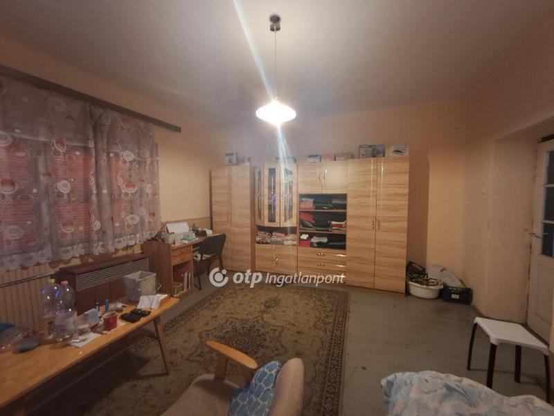 Eladó családi ház Kenderes