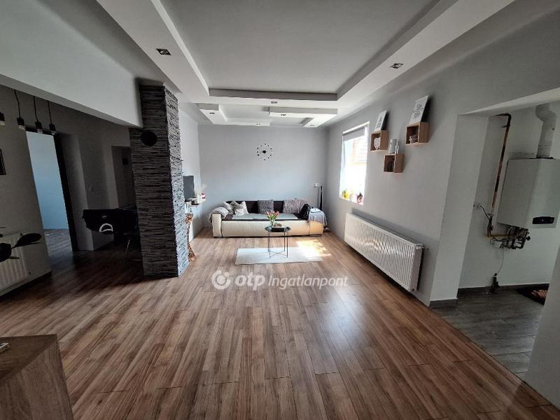 Eladó családi ház Fegyvernek