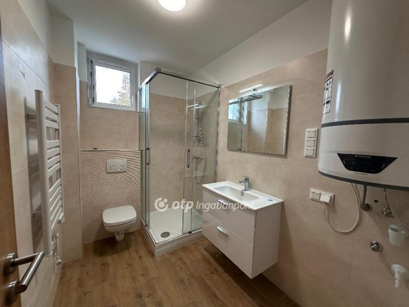 Eladó lakás Albertirsa