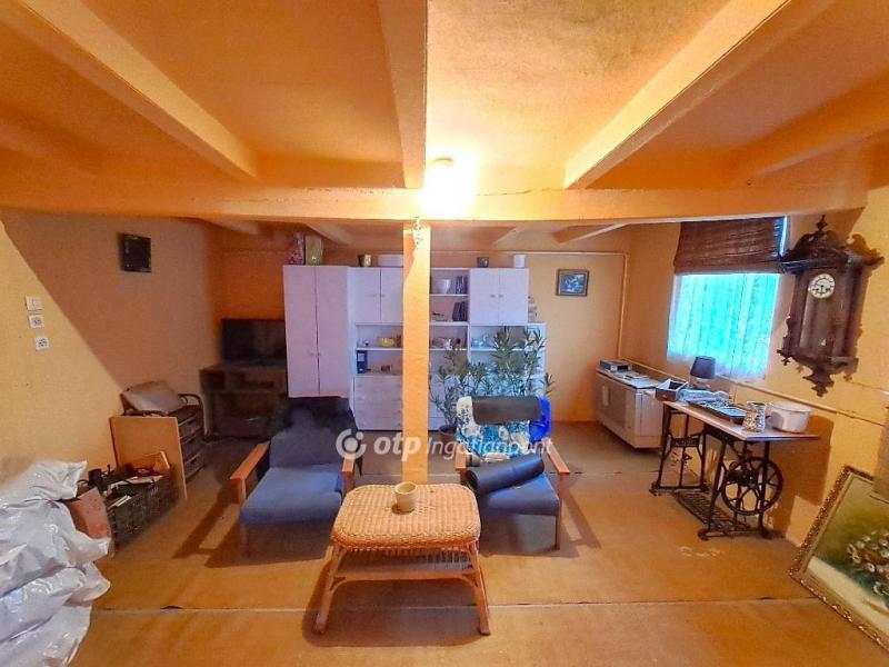 Eladó családi ház Szolnok