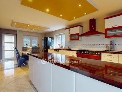 Eladó családi ház Alsóvadász