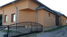 Eladó családi ház Szentgál