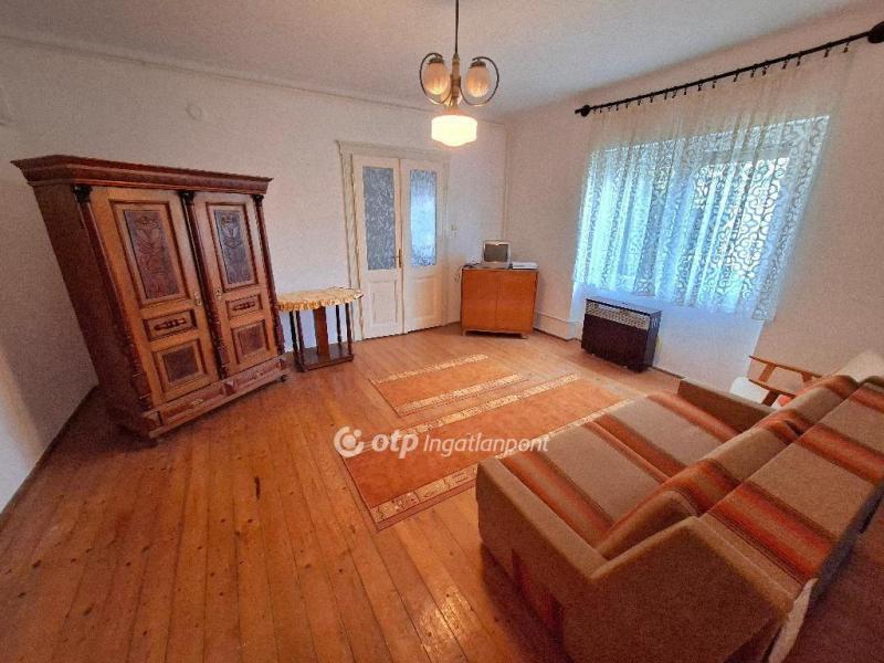 Eladó családi ház Baja