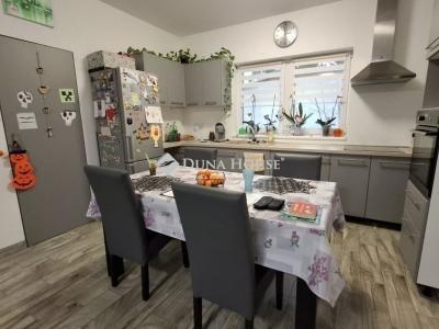 Eladó családi ház Őrbottyán