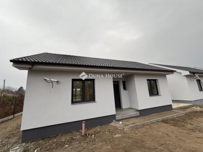 Eladó családi ház Cegléd