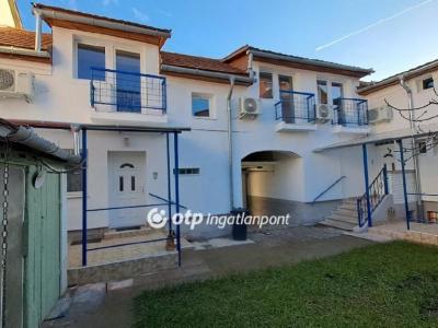 Eladó családi ház Kecskemét