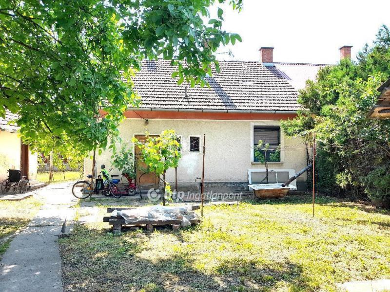 Eladó családi ház Mezőhegyes