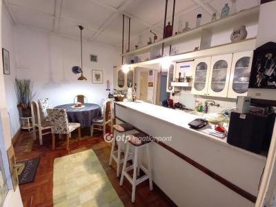 Eladó családi ház Csongrád