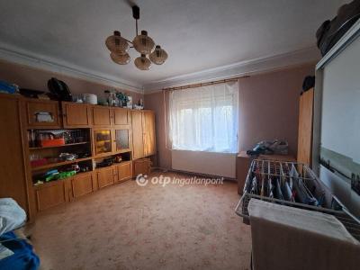 Eladó családi ház Püspökladány