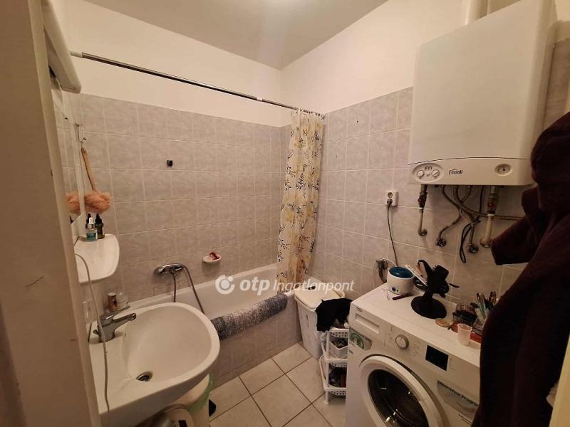 Eladó lakás Lajosmizse