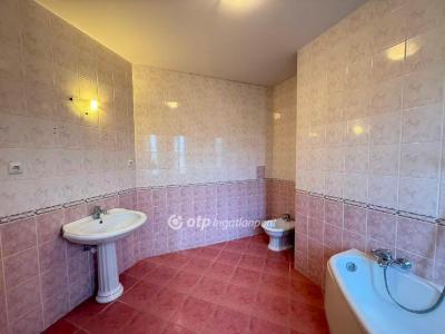 Eladó családi ház Budapest