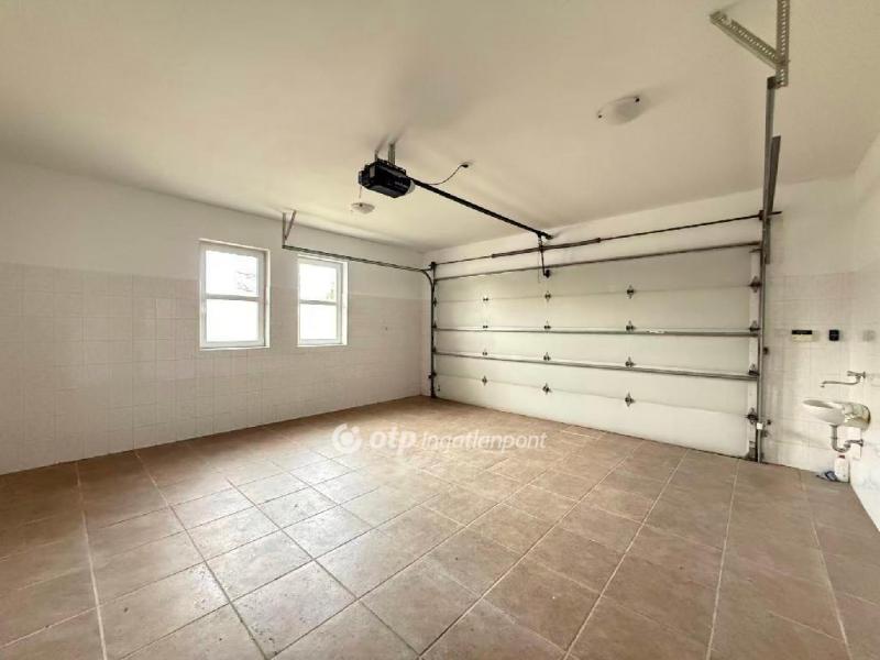 Eladó családi ház Budapest