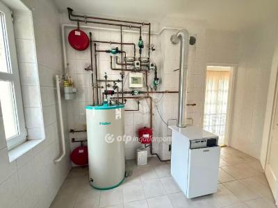 Eladó családi ház Budapest