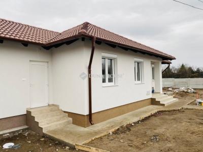 Eladó ikerház Monor