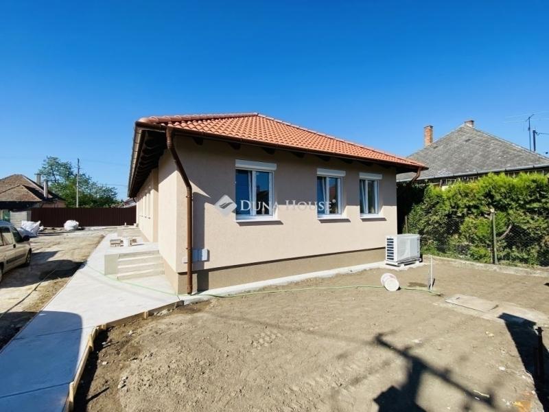 Eladó ikerház Monor