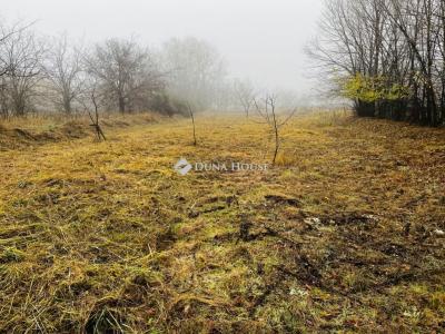 Eladó lakóövezeti telek