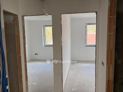 Eladó lakás Balatonkenese Balatonakarattya