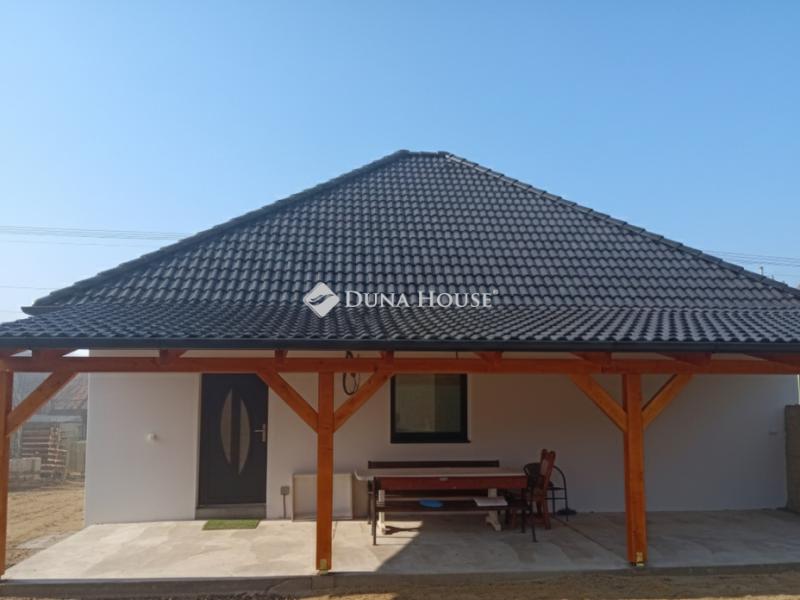 Eladó családi ház Maglód