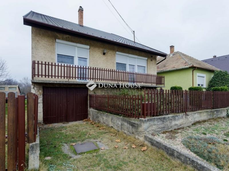 Eladó családi ház Ács