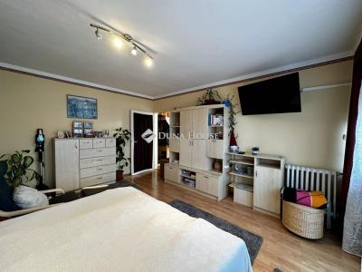 Eladó lakás Tamási